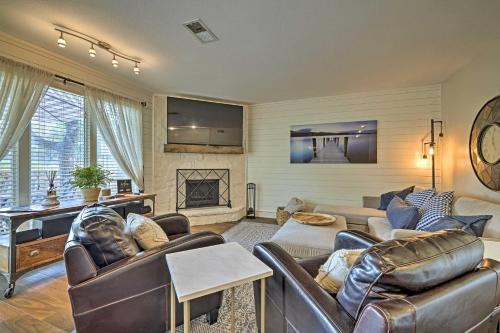 Horseshoe Bay House | Elegant Townhome with Patio, Steps from Resort Amenities