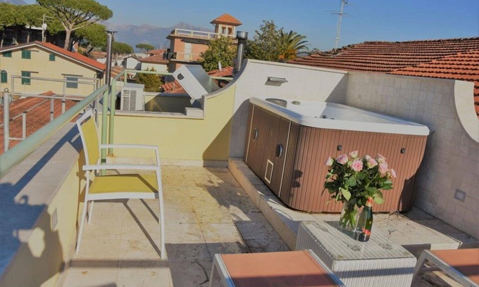 Lido di Camaiore House | Modern Townhouse with Ocean View in Tuscany by the Sea