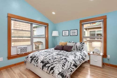 North Beacon Hill House | Modern Townhouse near DT Seattle & Stadium Parking