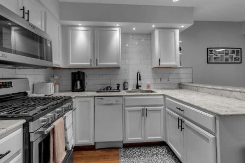Willert Park House | Trendy Downtown Hotel with Full Kitchen Amenities