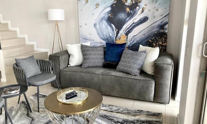 Greater Johannesburg Metropolitan Area Villa | Modern Two-Bed Townhouse with Pool, Rated 8.8/10