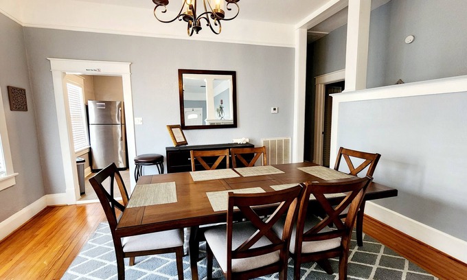 Lakeland House | Modern Two Bedroom Retreat with Family-Friendly Amenities