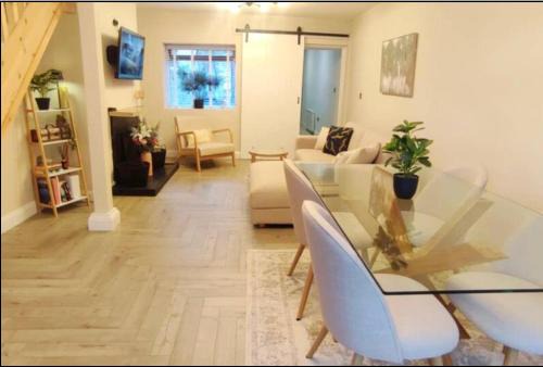 Dundalk House | Modern two bedroom home in the heart of Dundalk