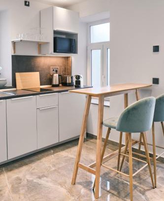 Antonsviertel Apartment | Modern Comfort in Augsburg Center with Breakfast Included