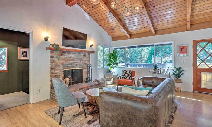 Crestline Cabin | Unique Cabin Retreat with Deck by Lake Gregory - Guest Rated 9.8