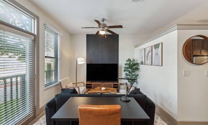 Cityplace Apartment | Pet-Friendly Uptown Retreat with Free Parking & Ocean View