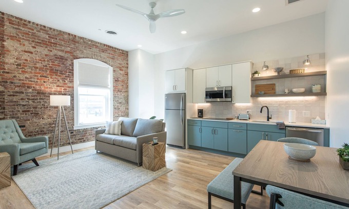 Knoxville Apartment | Modern Urban Flat for 4: Walkable to Dining & Amenities