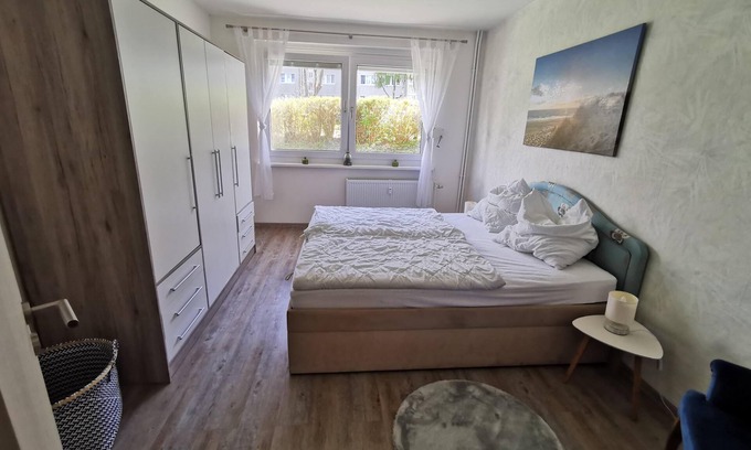 Mucheln Apartment | Modern vacation apartment with lake view and balcony on the ground floor
