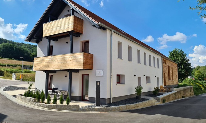 Pielenhofen Apartment | Top-Rated Modern Apartment Near Regensburg with Spa & Kitchen