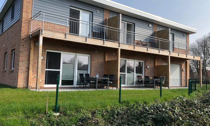 Tossens House | Modern Vacation Apartment with Sauna and Spa Amenities