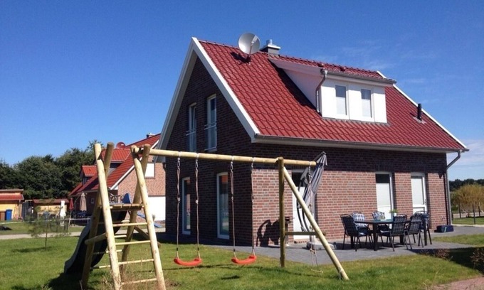 Petersfeld House | Modern Holiday Home for Beachcombers - Family Friendly Stay
