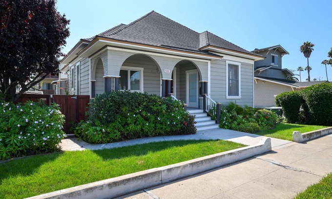 Ventura House | Modern Victorian Home Near Ventura Pier with Spa Access