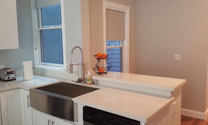 Inner Mission Apartment | Modern Victorian: Prime Downtown Location with Great Amenities
