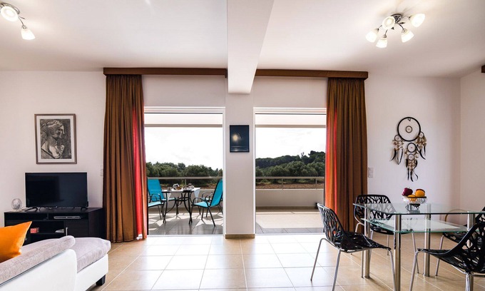 Klismata Villa | Modern Villa Broumas - A Spacious Haven