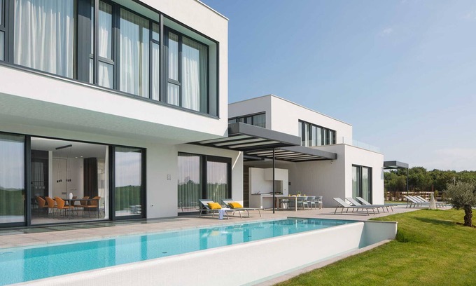 Bale Villa | Modern Villa Noble: Scenic Views & Poolside Relaxation