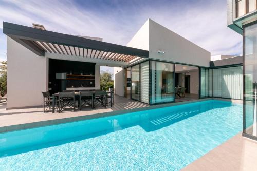 Kastelir Villa | Stylish Ruzic Villa with Pool & Hot Tub Near Porec