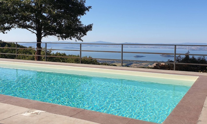 Lisciano Niccone Villa | Modern Villa with Scenic Lake Trasimeno Views & Pool