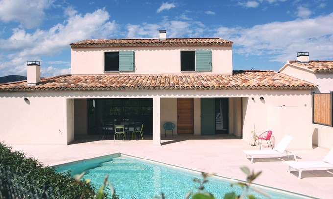 Malaucene Villa | Modern Villa with Private Pool Near Mt Ventoux - Sleeps 10