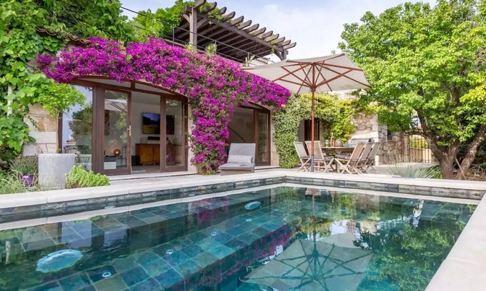 Biot Villa | Modern Villa with Sea Views Near Biot Village Awaits You