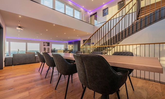 Waldkirchen House | Modern Villa with Hot Tub and Home Theater – Rated 9.6/10