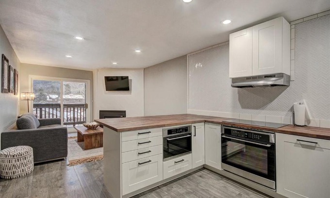 Frisco Apartment | Trendy Retreat with Private Pool & Relaxing Hot Tub