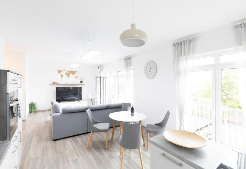Surheide Apartment | Modern 2-Bedroom Apartment with Rooftop Terrace & Accessibility
