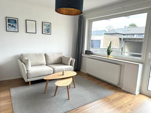 Oberhausen Apartment | Modern 2-Room Apartment Near CentrO with Hot Tub & More