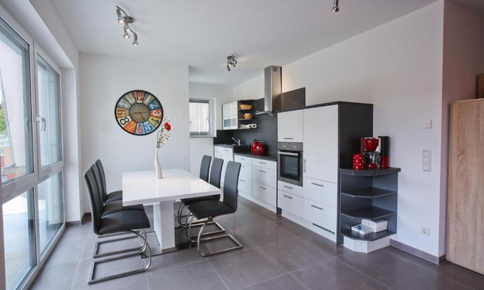 Rottweil Apartment | Modern 3-Room Apartment in Rottweil's Heart - Rated 9.5