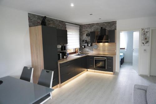 Konigslutter am Elm Apartment | Stylish Stay at Moderne Erdgeschoss Kleikamp 4a - Rated 9.4
