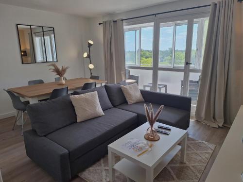 La Source Apartment | Moderne et calme 10 pers à 15mn du centre Orléans