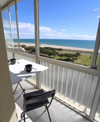 Saint-Cyprien Plage Apartment | Bright Oceanfront Apartment with Stunning Sea Views