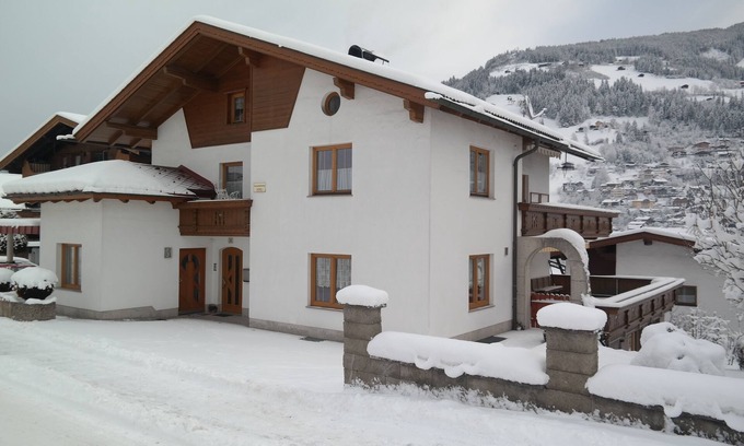 Schwendau Apartment | Modern Apartment with Terrace & Ocean View Near Ski Access