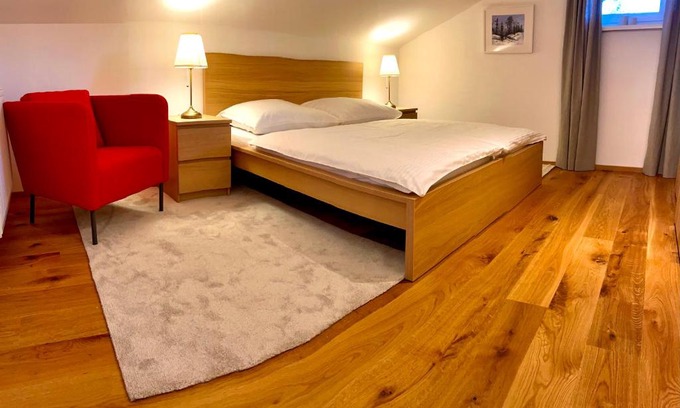 Thorl Apartment | Modern Apartment in Central Bad Mitterndorf for Families