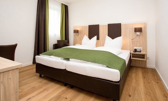 Bad Abbach Apartment | Modern Apartment Across from Kaiser-Therme - Rated 10/10