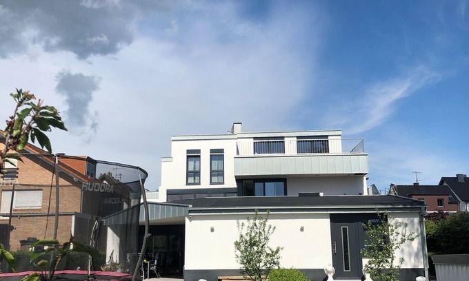 Rheinbach Apartment | Modern Apartment in Rheinbach: Pet-Friendly & Family-Ready