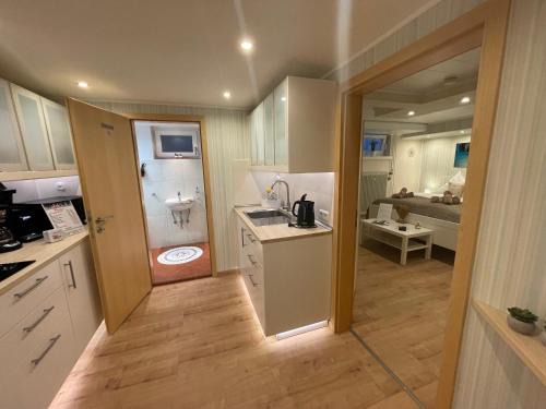 Lieser Apartment | Family-Friendly Retreat at Moderne Ferienwohnung Zur Schlosshöhe