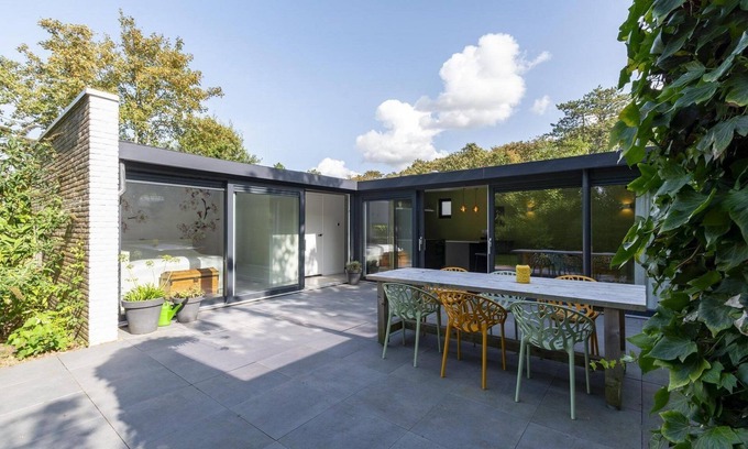 Sint Maartenszee House | Bright Vacation Bungalow at Park Duinland with Ocean Views
