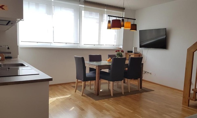 Neulerchenfeld Apartment | Elegant Maisonette with Terrace - Rated 9.5/10 by Guests