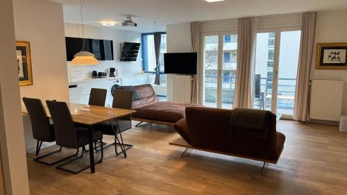 Neuschonefeld Apartment | Modern Apartment 2: Family-Friendly with Great Reviews