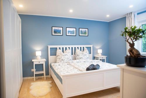 Donaueschingen Apartment | Modern Retreat with Private Garden - Pet and Child Friendly