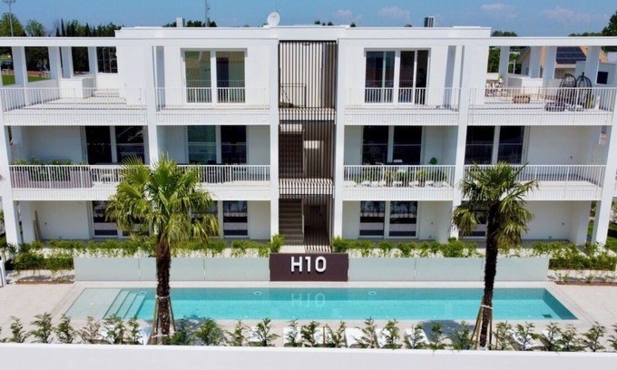 Jesolo Apartment | Modern Apartment with Pool Access in Prime Location