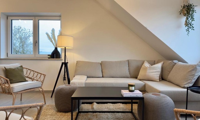 Stephansposching Apartment | Modern Apartment with Kitchen & Parking Overlooking Bavarian Woods
