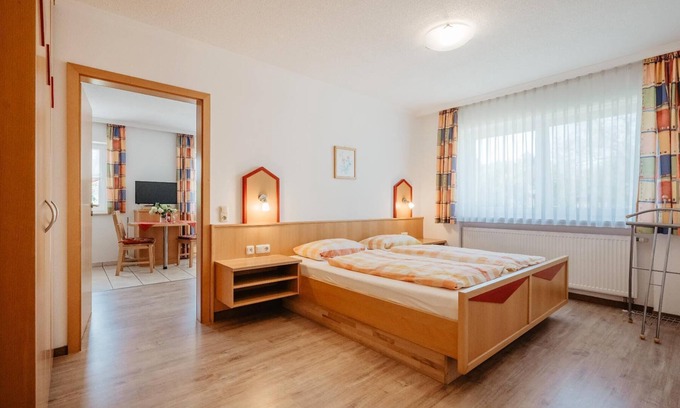 Wurding Apartment | Cozy 2-Bedroom Apartment with Balcony and Kitchen Access