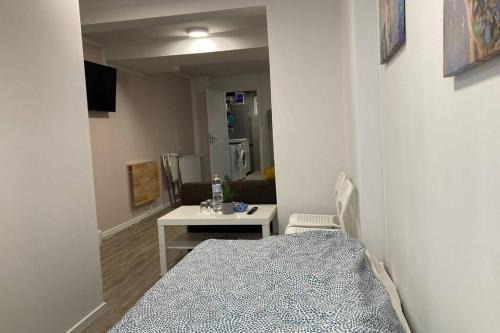 Altona-Altstadt Apartment | Modern Apartment Near Reeperbahn for Up to 8 Guests