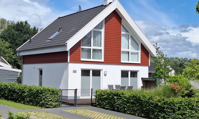 Nordhorn House | Modern Holiday Home with Hot Tub, Sauna & Perfect Location