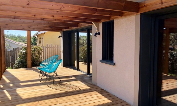 Hourtin-Plage House | Seaside Retreat: Modern House with Ocean Views & Pool