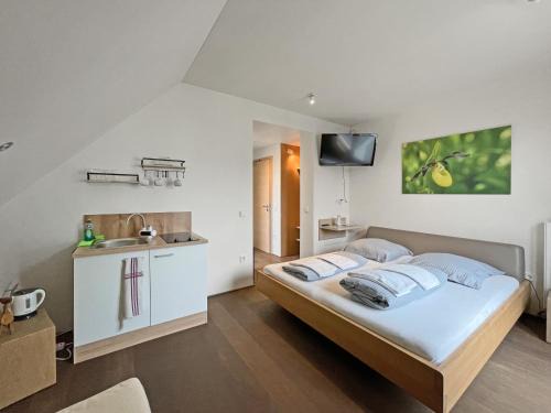Bernstadt Apartment | Modernes & gepflegtes Hotelzimmer mit Küche!