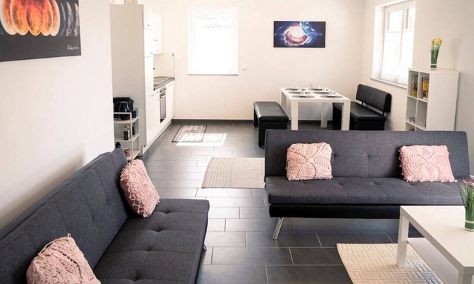 Eriskirch Apartment | Modernes Juwel 10 Min zum See
