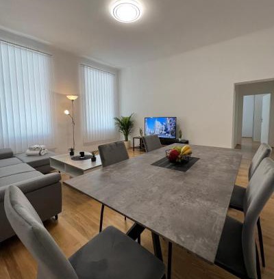 Funfhaus Apartment | Central Gem: Family-Friendly Hotel with Top Guest Ratings