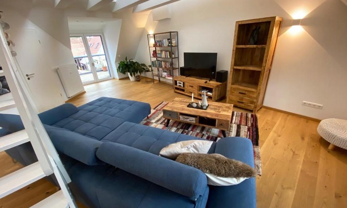 Theilheim Apartment | Modern Penthouse with Ocean View Near Würzburg - Rated 9.1